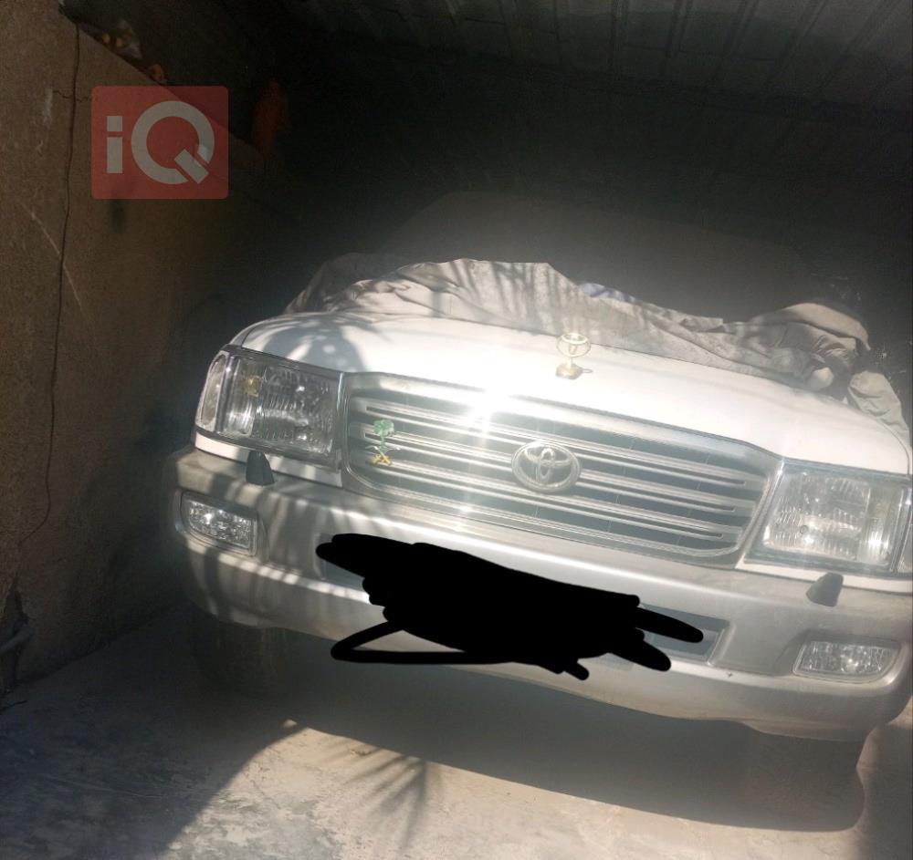 تۆیۆتا لاند کروزەر